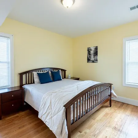 90 - 4Br Dorchester - Sleek Apt Near Marina Bay Boston Exterior photo