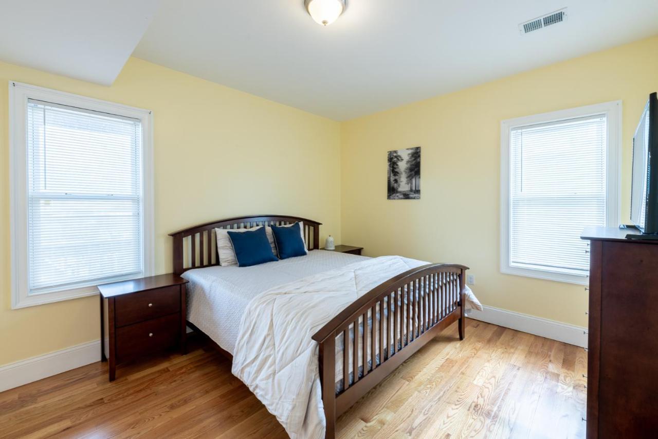 90 - 4Br Dorchester - Sleek Apt Near Marina Bay Boston